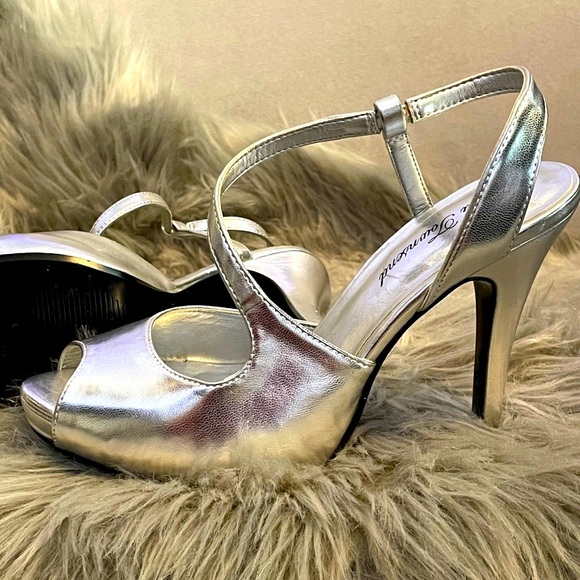 Silver slingbacks - Picture 2 of 13